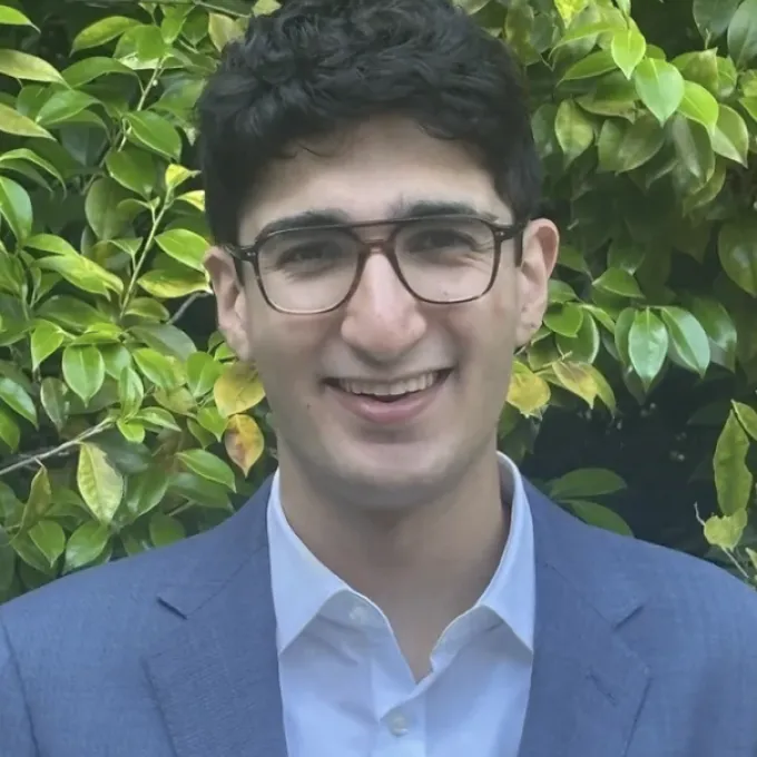 "Headshot of Jordan Lari"